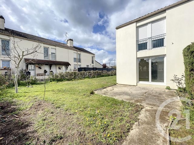 Maison &agrave; louer - 4 pi&egrave;ces - 77,70 m2 - Boissise Le Roi - 77 - ILE-DE-FRANCE