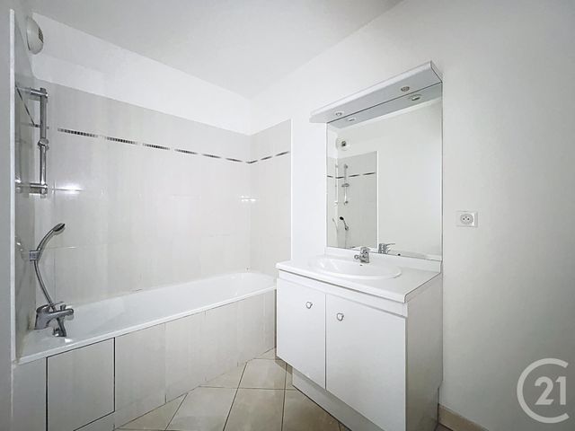 Appartement F3 &agrave; louer - 3 pi&egrave;ces - 58,19 m2 - St Fargeau Ponthierry - 77 - ILE-DE-FRANCE