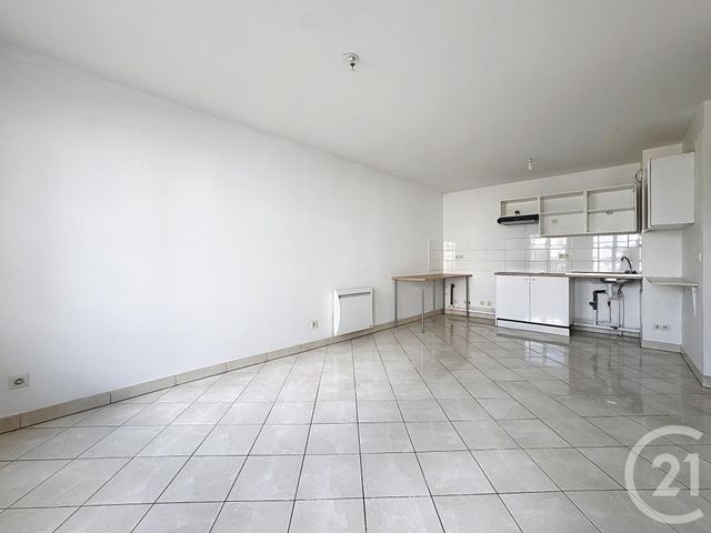 Appartement F3 &agrave; louer - 3 pi&egrave;ces - 58,19 m2 - St Fargeau Ponthierry - 77 - ILE-DE-FRANCE