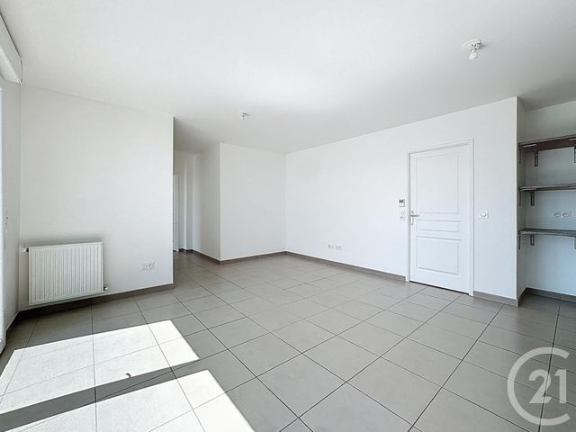 Appartement F3 &agrave; louer - 3 pi&egrave;ces - 56,25 m2 - Vaux Le Penil - 77 - ILE-DE-FRANCE
