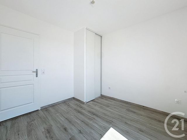 Appartement F3 &agrave; louer - 3 pi&egrave;ces - 56,25 m2 - Vaux Le Penil - 77 - ILE-DE-FRANCE