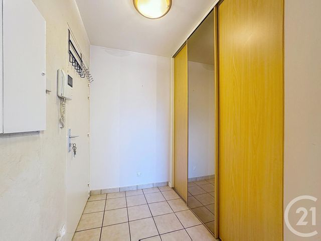 Appartement F2 &agrave; louer - 2 pi&egrave;ces - 35,30 m2 - St Fargeau Ponthierry - 77 - ILE-DE-FRANCE