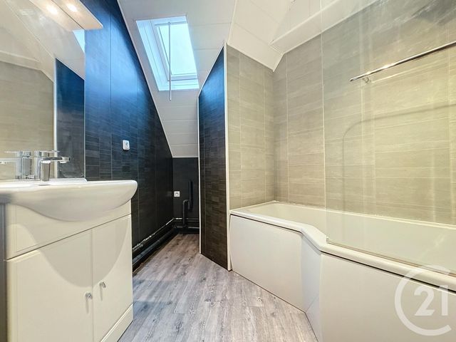 Appartement F1 &agrave; louer - 1 pi&egrave;ce - 28,10 m2 - St Fargeau Ponthierry - 77 - ILE-DE-FRANCE