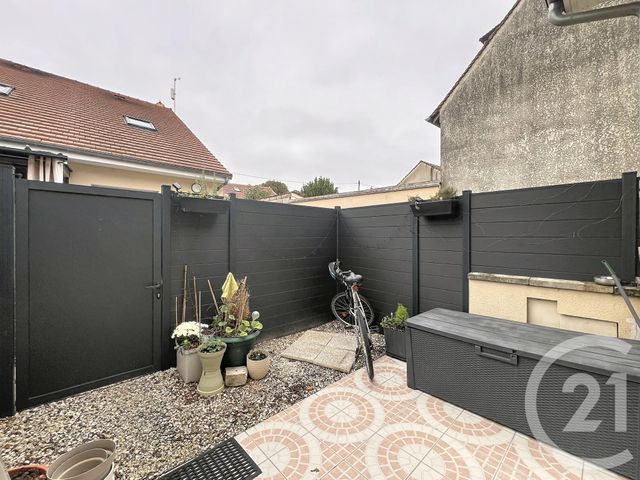 Appartement Duplex &agrave; louer - 2 pi&egrave;ces - 28,41 m2 - Pringy - 77 - ILE-DE-FRANCE