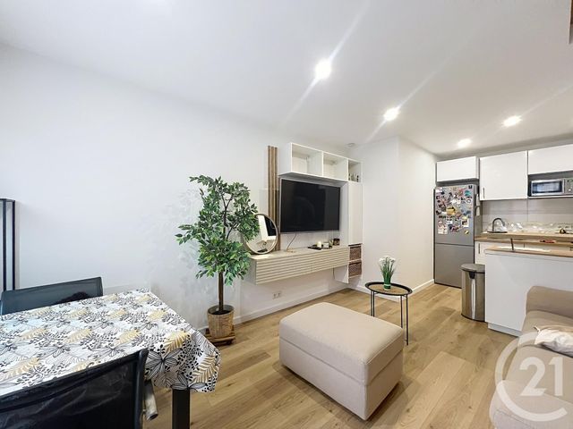 Appartement Duplex &agrave; louer - 2 pi&egrave;ces - 28,41 m2 - Pringy - 77 - ILE-DE-FRANCE