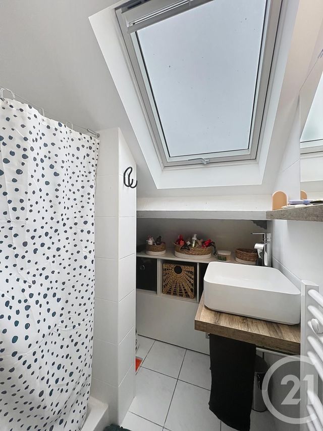 Appartement Duplex &agrave; louer - 2 pi&egrave;ces - 28,41 m2 - Pringy - 77 - ILE-DE-FRANCE