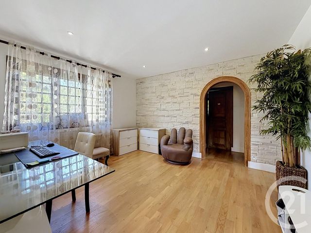 Maison &agrave; vendre - 7 pi&egrave;ces - 218 m2 - Marcilly En Villette - 45 - CENTRE