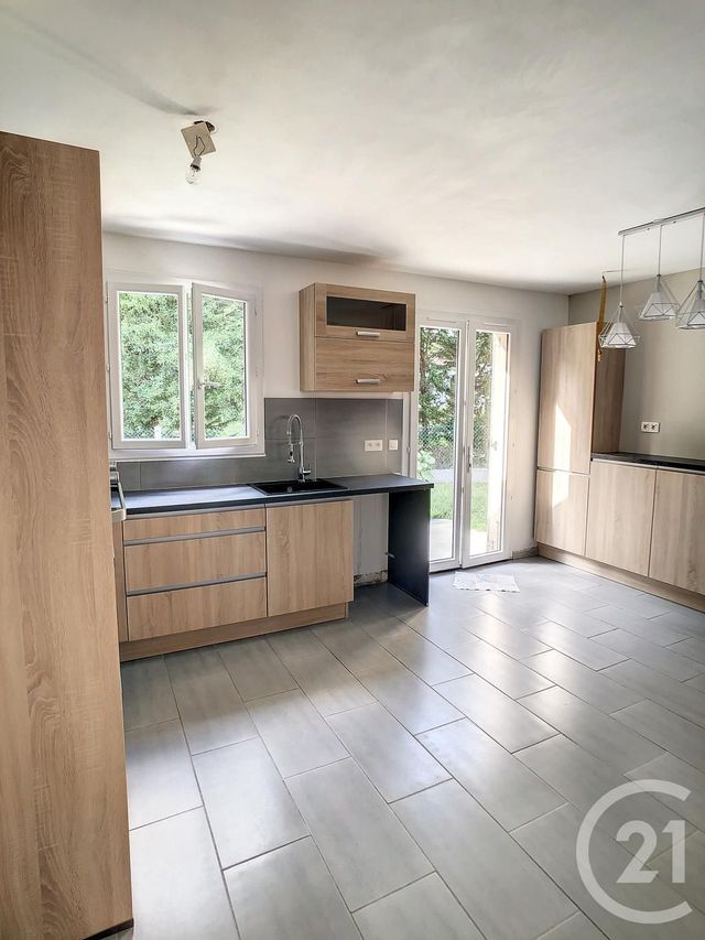 Maison &agrave; louer - 4 pi&egrave;ces - 84 m2 - Menestreau En Villette - 45 - CENTRE
