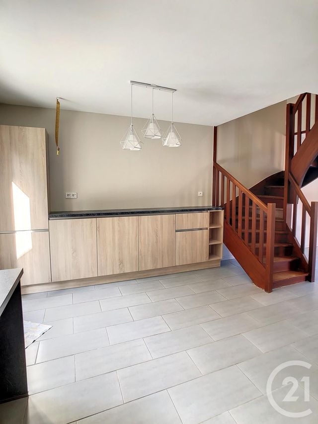 Maison &agrave; louer - 4 pi&egrave;ces - 84 m2 - Menestreau En Villette - 45 - CENTRE