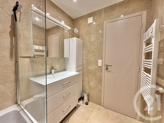 Appartement F2 &agrave; louer - 2 pi&egrave;ces - 47,19 m2 - Roquebrune Cap Martin - 06 - PROVENCE-ALPES-COTE-D-AZUR