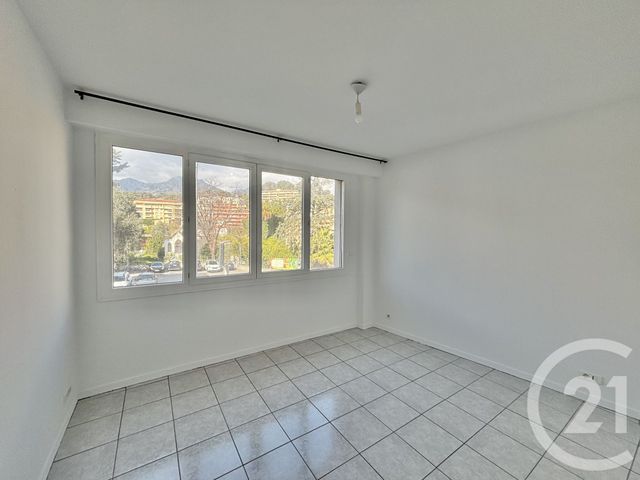Appartement F3 &agrave; louer - 3 pi&egrave;ces - 60,64 m2 - Menton - 06 - PROVENCE-ALPES-COTE-D-AZUR