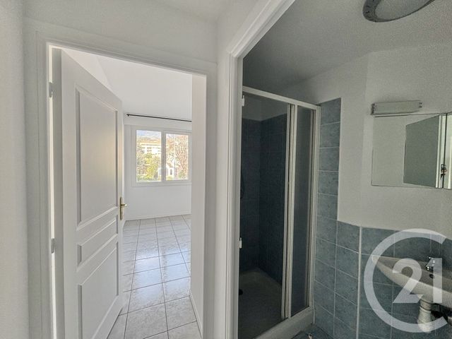 Appartement F3 &agrave; louer - 3 pi&egrave;ces - 60,64 m2 - Menton - 06 - PROVENCE-ALPES-COTE-D-AZUR