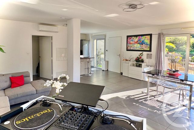 Appartement &agrave; vendre - 4 pi&egrave;ces - 92,32 m2 - Menton - 06 - PROVENCE-ALPES-COTE-D-AZUR