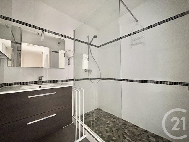 Appartement F3 &agrave; louer - 3 pi&egrave;ces - 61,44 m2 - Nice - 06 - PROVENCE-ALPES-COTE-D-AZUR