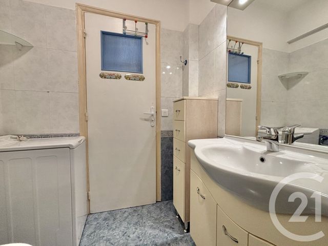Appartement F1 &agrave; louer - 1 pi&egrave;ce - 37,68 m2 - Roquebrune Cap Martin - 06 - PROVENCE-ALPES-COTE-D-AZUR