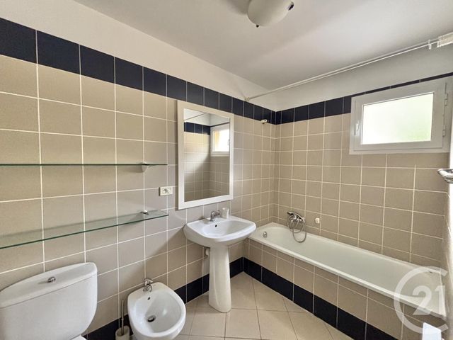 Appartement F2 &agrave; louer - 2 pi&egrave;ces - 57,04 m2 - Beausoleil - 06 - PROVENCE-ALPES-COTE-D-AZUR
