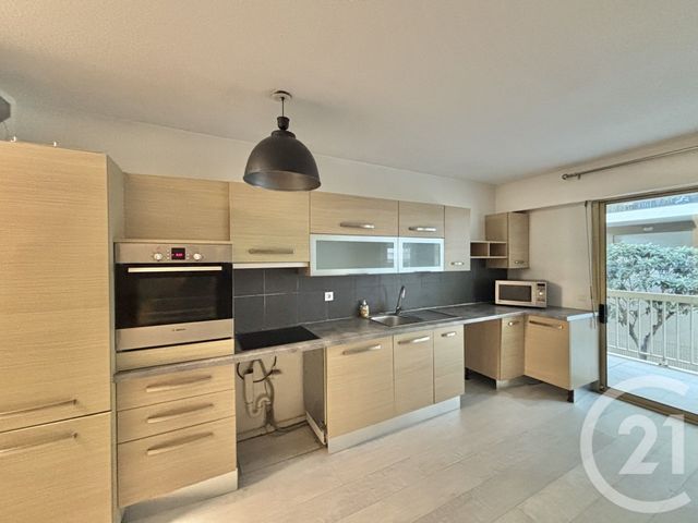 Appartement F2 &agrave; louer - 2 pi&egrave;ces - 54,38 m2 - Menton - 06 - PROVENCE-ALPES-COTE-D-AZUR