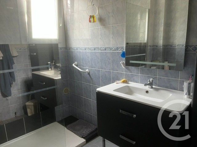Appartement F3 &agrave; louer - 3 pi&egrave;ces - 58,72 m2 - La Garde - 83 - PROVENCE-ALPES-COTE-D-AZUR