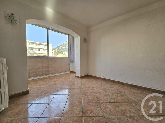 Appartement T3 &agrave; louer - 3 pi&egrave;ces - 56,57 m2 - Toulon - 83 - PROVENCE-ALPES-COTE-D-AZUR