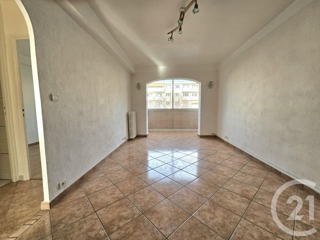 Appartement T3 &agrave; louer - 3 pi&egrave;ces - 56,57 m2 - Toulon - 83 - PROVENCE-ALPES-COTE-D-AZUR