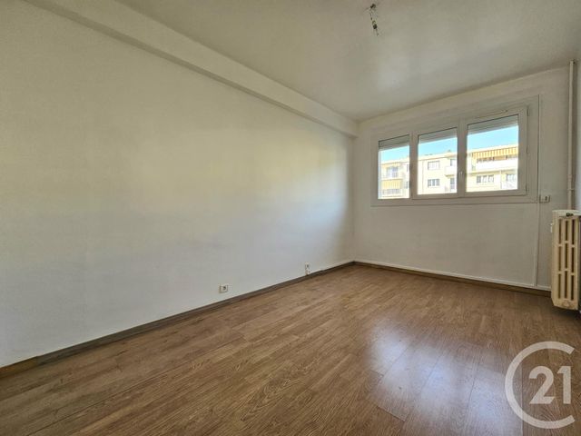 Appartement T3 &agrave; louer - 3 pi&egrave;ces - 56,57 m2 - Toulon - 83 - PROVENCE-ALPES-COTE-D-AZUR