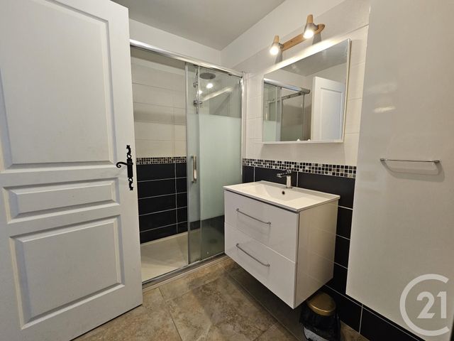 Appartement F2 &agrave; louer - 2 pi&egrave;ces - 31,49 m2 - La Garde - 83 - PROVENCE-ALPES-COTE-D-AZUR