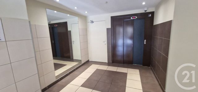 Appartement T2 &agrave; vendre - 2 pi&egrave;ces - 47,90 m2 - La Roquebrussanne - 83 - PROVENCE-ALPES-COTE-D-AZUR