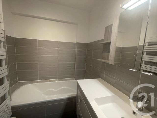 Appartement T4 &agrave; louer - 4 pi&egrave;ces - 86,44 m2 - La Garde - 83 - PROVENCE-ALPES-COTE-D-AZUR