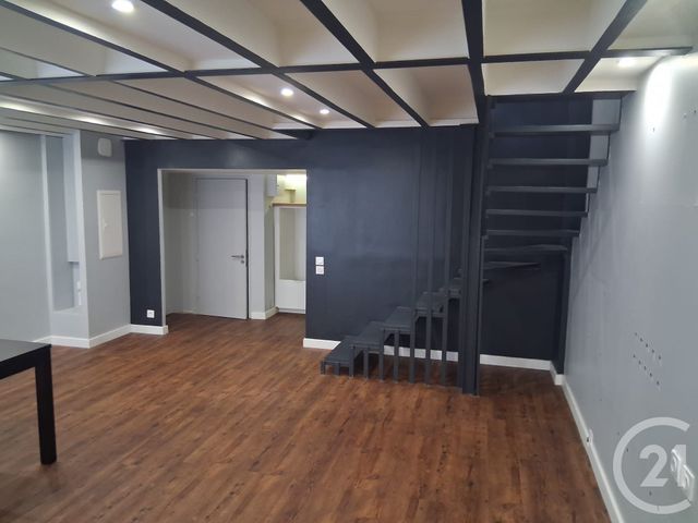 Appartement Duplex &agrave; louer - 2 pi&egrave;ces - 62,48 m2 - Toulon - 83 - PROVENCE-ALPES-COTE-D-AZUR