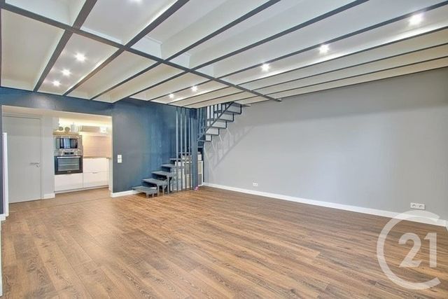 Appartement Duplex &agrave; louer - 2 pi&egrave;ces - 62,48 m2 - Toulon - 83 - PROVENCE-ALPES-COTE-D-AZUR