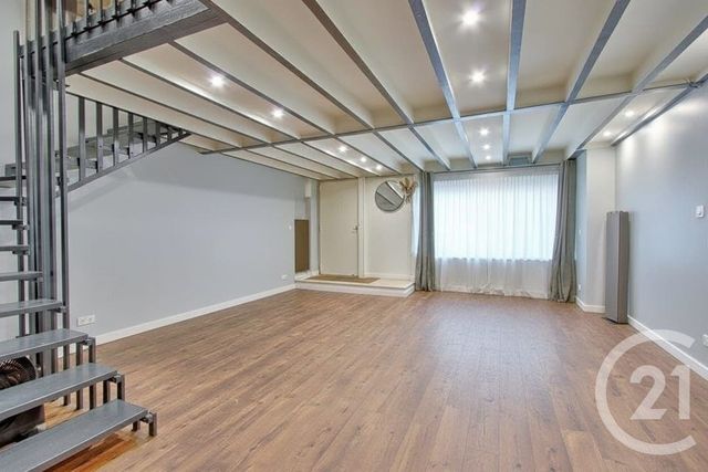 Appartement Duplex &agrave; louer - 2 pi&egrave;ces - 62,48 m2 - Toulon - 83 - PROVENCE-ALPES-COTE-D-AZUR