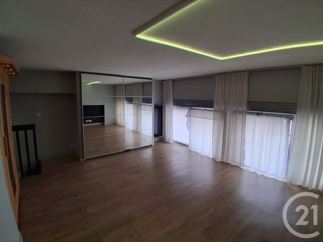 Appartement Duplex &agrave; louer - 2 pi&egrave;ces - 62,48 m2 - Toulon - 83 - PROVENCE-ALPES-COTE-D-AZUR