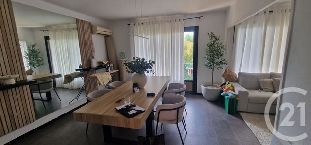 Appartement T3 &agrave; vendre - 4 pi&egrave;ces - 80 m2 - Hyeres - 83 - PROVENCE-ALPES-COTE-D-AZUR