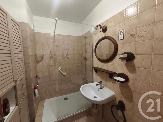 Appartement T3 &agrave; louer - 4 pi&egrave;ces - 66,38 m2 - La Garde - 83 - PROVENCE-ALPES-COTE-D-AZUR