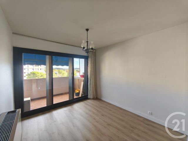 Appartement T3 &agrave; louer - 4 pi&egrave;ces - 66,38 m2 - La Garde - 83 - PROVENCE-ALPES-COTE-D-AZUR