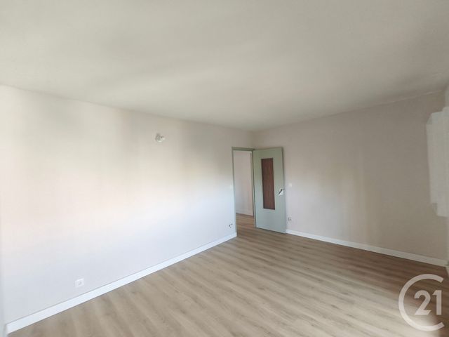 Appartement T3 &agrave; louer - 4 pi&egrave;ces - 66,38 m2 - La Garde - 83 - PROVENCE-ALPES-COTE-D-AZUR