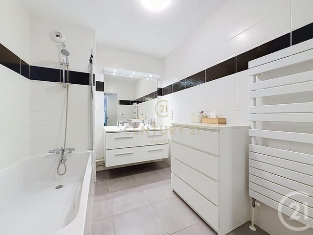 Appartement F4 &agrave; vendre - 4 pi&egrave;ces - 97,82 m2 - La Madeleine - 59 - NORD-PAS-DE-CALAIS