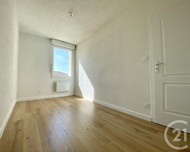 Appartement T4 &agrave; vendre - 4 pi&egrave;ces - 77,44 m2 - Les Abrets En Dauphine - 38 - RHONE-ALPES