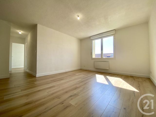 Appartement T4 &agrave; vendre - 4 pi&egrave;ces - 77,44 m2 - Les Abrets En Dauphine - 38 - RHONE-ALPES
