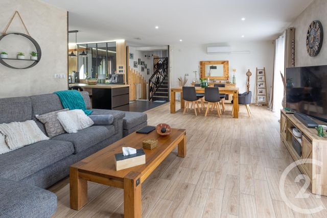 Maison à vendre - 5 pièces - 109,75 m2 - Pusignan - 69 - RHONE-ALPES