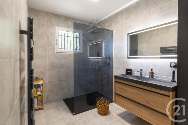 Maison à vendre - 5 pièces - 109,75 m2 - Pusignan - 69 - RHONE-ALPES