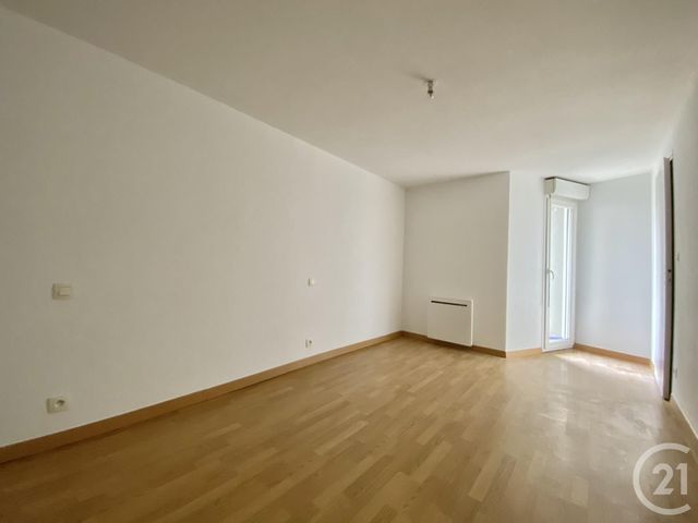 Appartement T3 à louer - 3 pièces - 70,92 m2 - Les Avenieres Veyrins Thuellin - 38 - RHONE-ALPES