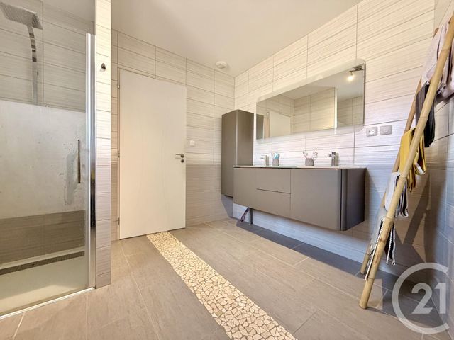 Maison &agrave; louer - 4 pi&egrave;ces - 122,10 m2 - Charancieu - 38 - RHONE-ALPES