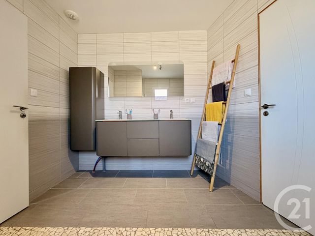 Maison &agrave; louer - 4 pi&egrave;ces - 122,10 m2 - Charancieu - 38 - RHONE-ALPES
