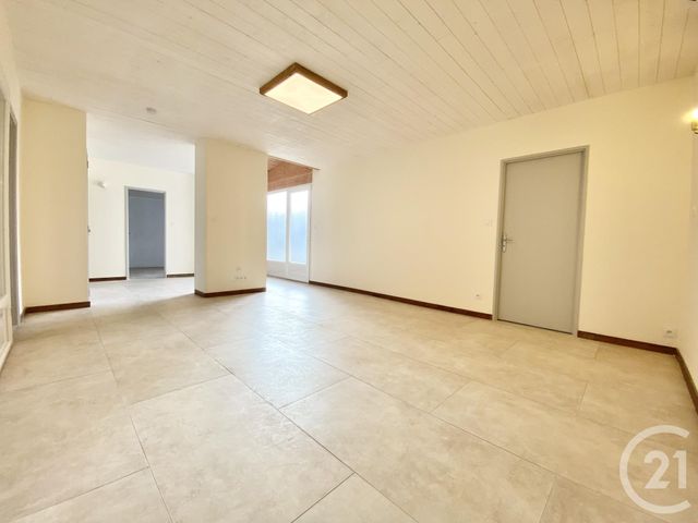 Maison &agrave; louer - 5 pi&egrave;ces - 102,29 m2 - St Andre Le Gaz - 38 - RHONE-ALPES