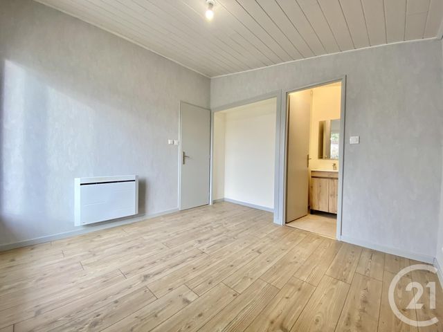 Maison &agrave; louer - 5 pi&egrave;ces - 102,29 m2 - St Andre Le Gaz - 38 - RHONE-ALPES