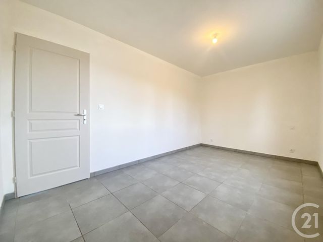 Maison &agrave; louer - 4 pi&egrave;ces - 83,95 m2 - Les Abrets En Dauphine - 38 - RHONE-ALPES