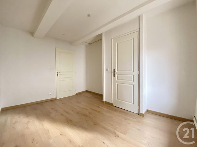 Maison &agrave; louer - 4 pi&egrave;ces - 81,84 m2 - La Tour Du Pin - 38 - RHONE-ALPES