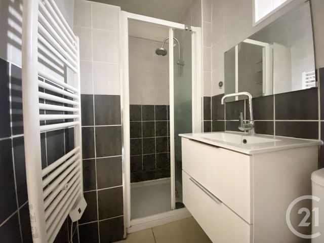 Maison &agrave; louer - 4 pi&egrave;ces - 81,84 m2 - La Tour Du Pin - 38 - RHONE-ALPES