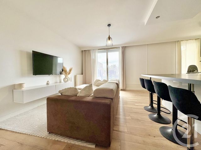 Appartement T4 &agrave; vendre - 4 pi&egrave;ces - 74,35 m2 - La Tour Du Pin - 38 - RHONE-ALPES